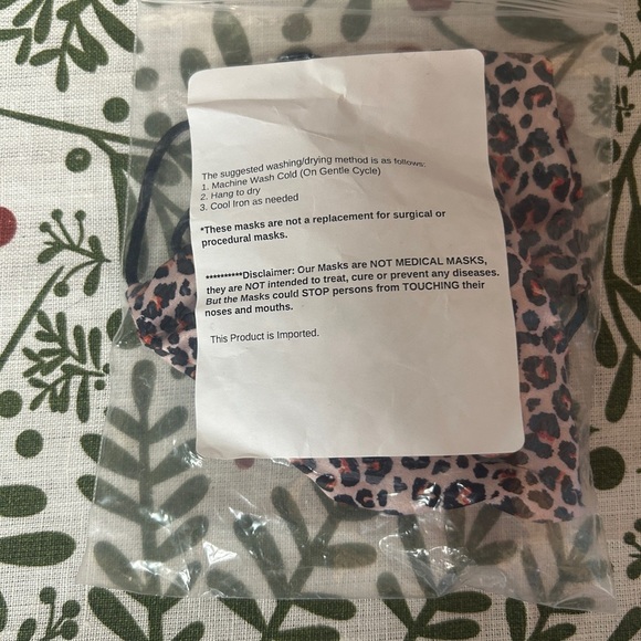 Slip Reusable Face Covering  Mask NIB - Picture 4 of 7